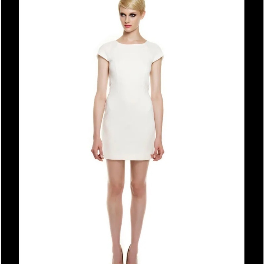 𝅺erin by Erin Fetherston Ivory Short Sleeve Dress Size 8